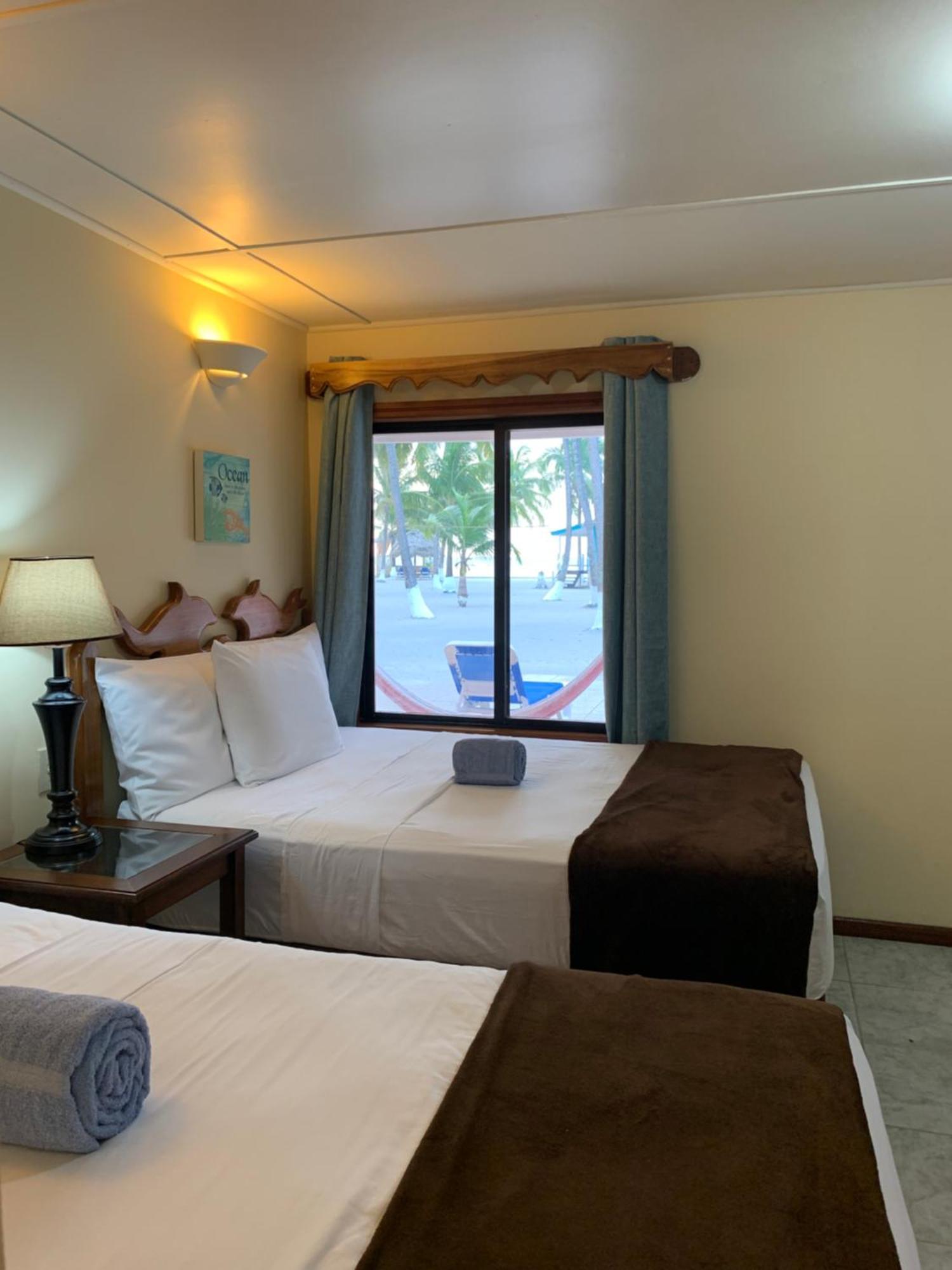 Blue Marlin Beach Resort Dangriga Δωμάτιο φωτογραφία