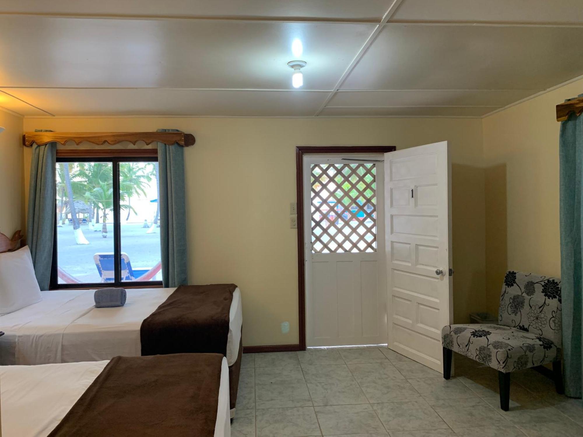 Blue Marlin Beach Resort Dangriga Δωμάτιο φωτογραφία